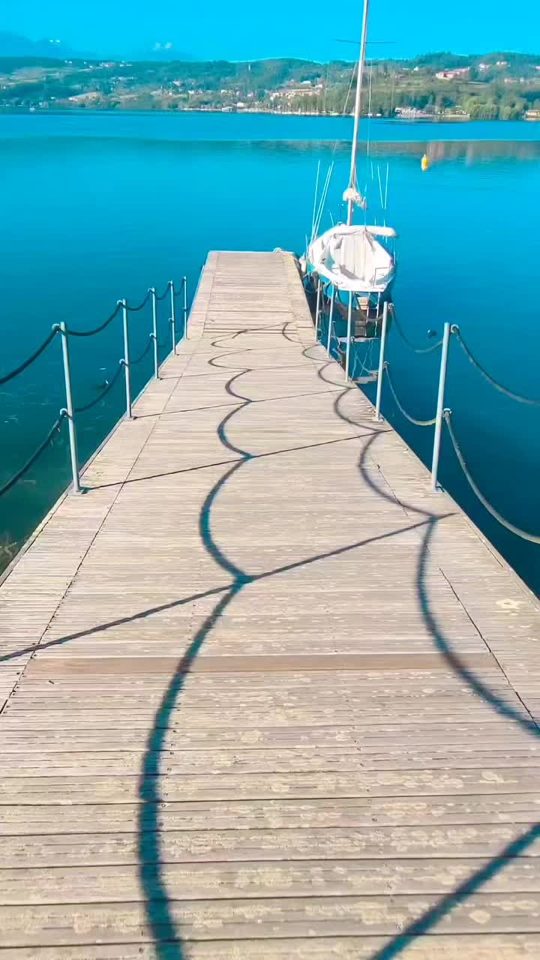 Il pontile sul lago